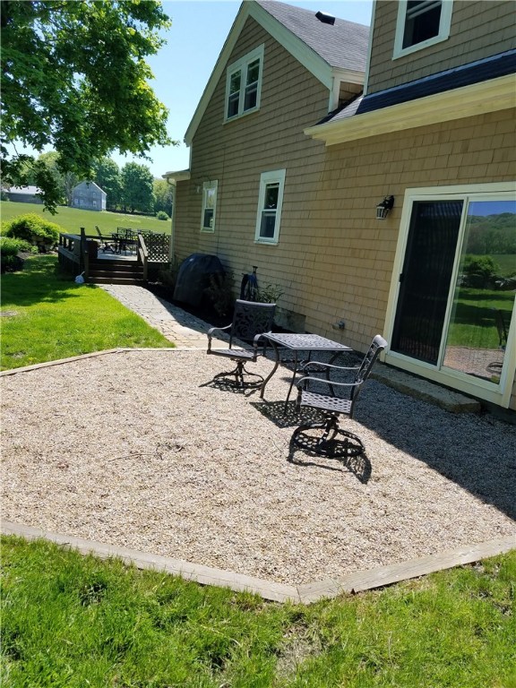 3062 Main Road Tiverton, RI 02878 - Photo 6 of 32