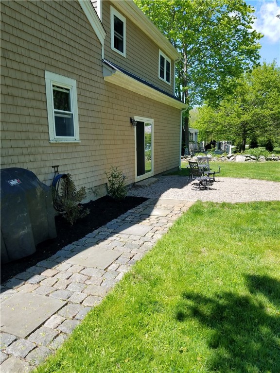 3062 Main Road Tiverton, RI 02878 - Photo 7 of 32