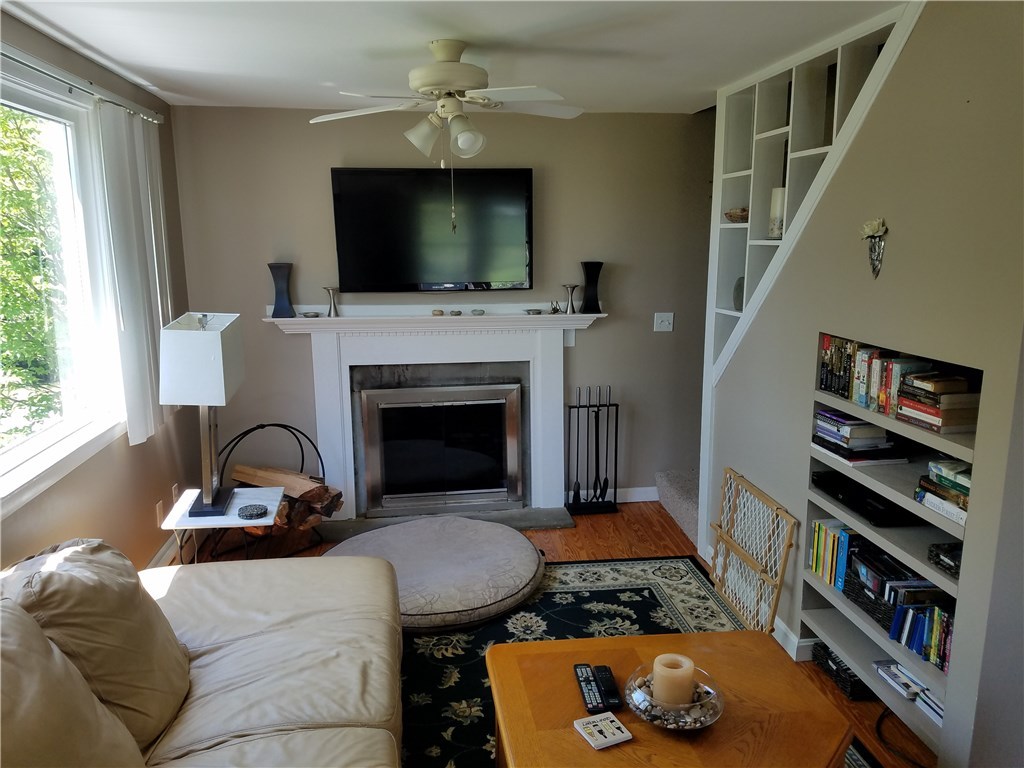 3062 Main Road Tiverton, RI 02878 - Photo 9 of 32