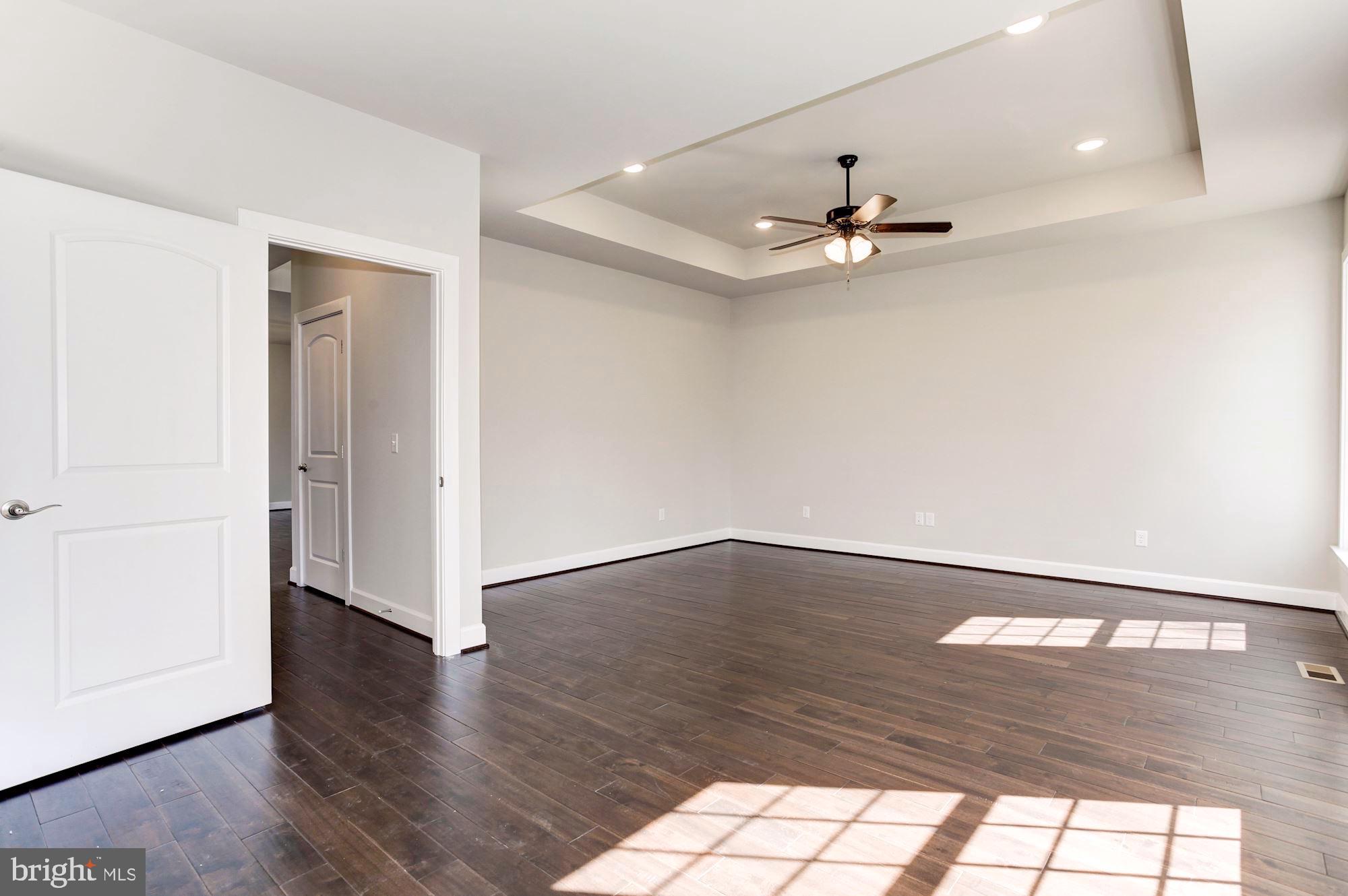 300 Pinewood Road Fredericksburg, VA 22405 - Photo 21 of 70 Main floor master