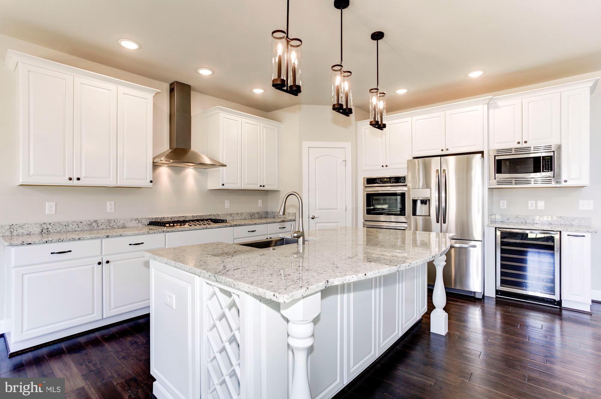 300 Pinewood Road Fredericksburg, VA 22405 - Photo 36 of 70 Custom Island