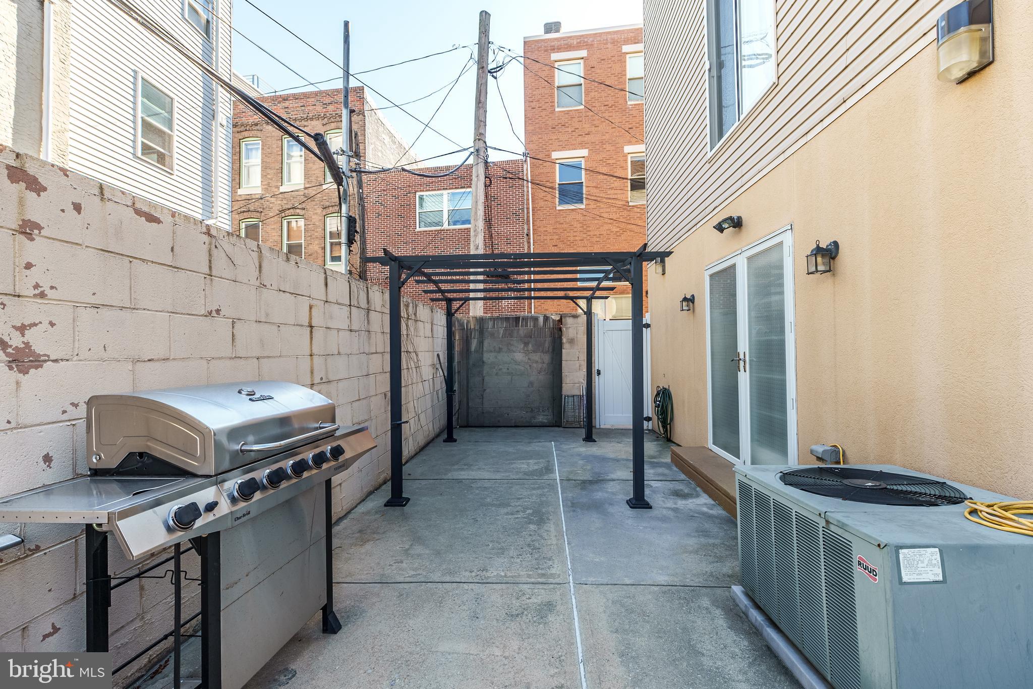 207 Moore Street Philadelphia, PA 19148 - Photo 14 of 15
