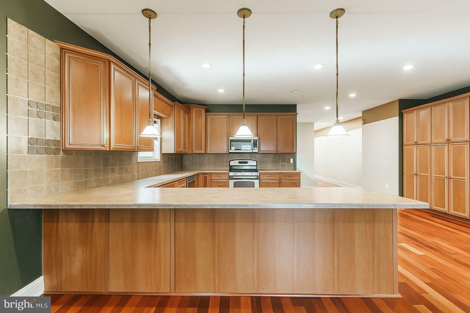 207 Moore Street Philadelphia, PA 19148 - Photo 4 of 15