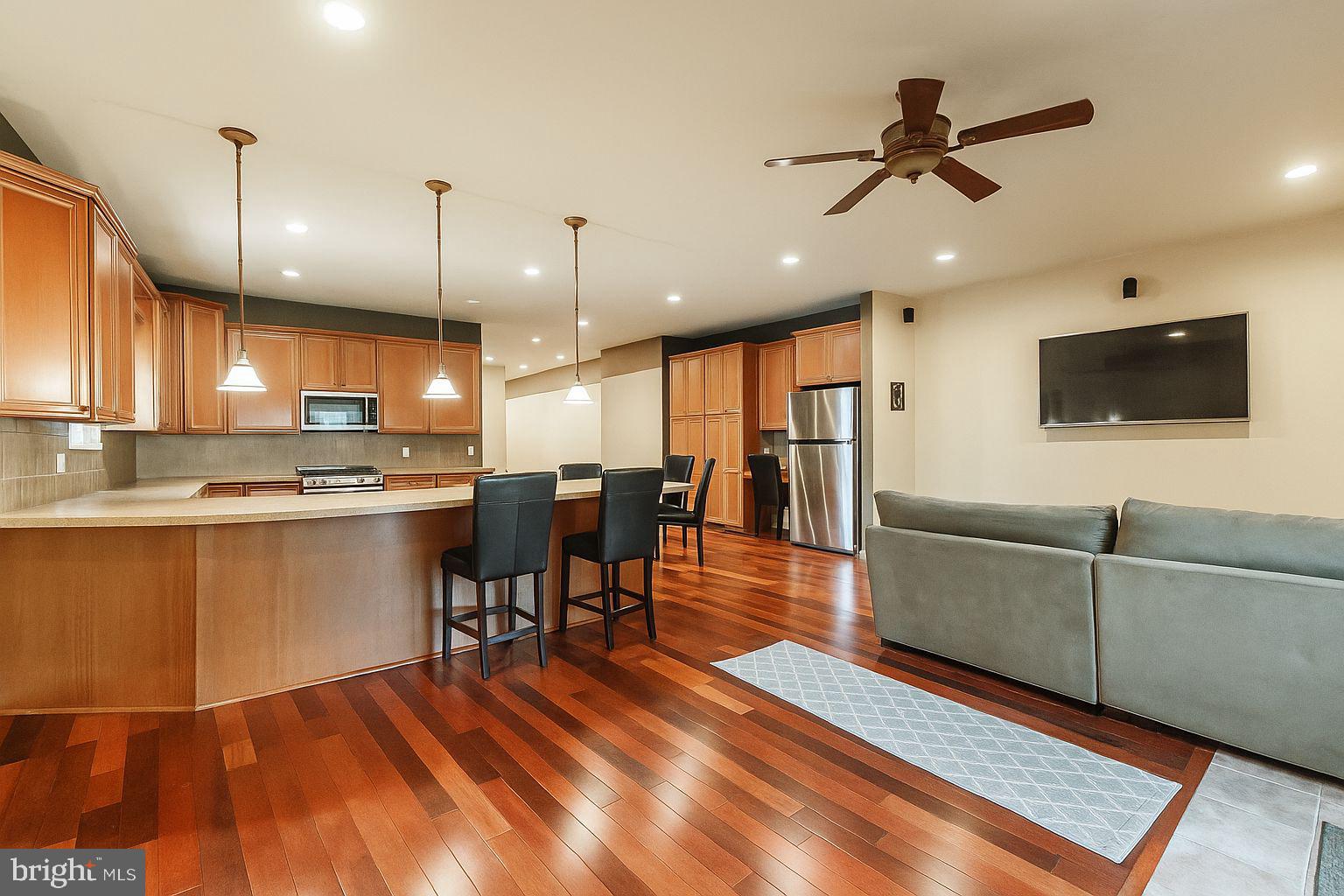207 Moore Street Philadelphia, PA 19148 - Photo 5 of 15