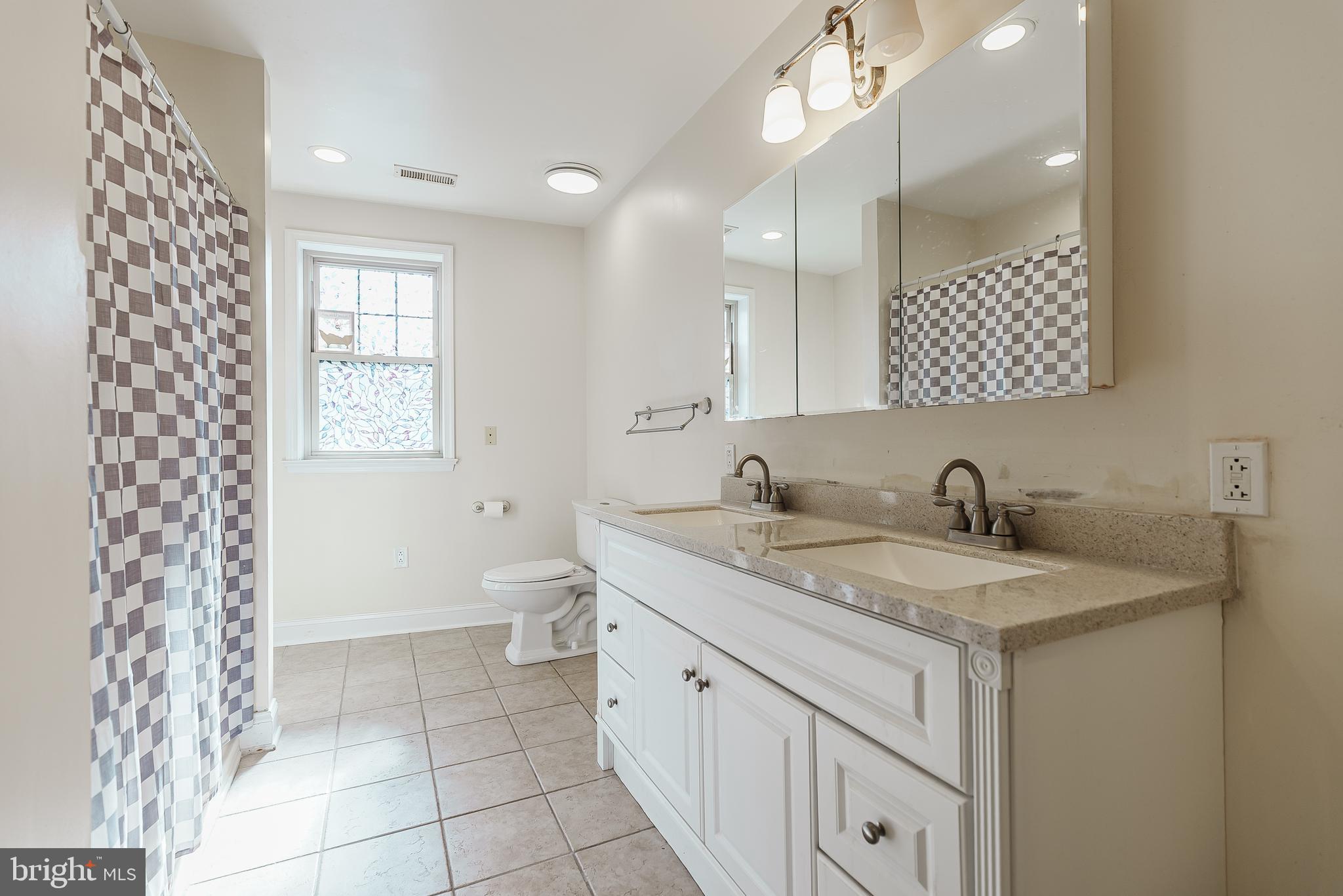 207 Moore Street Philadelphia, PA 19148 - Photo 9 of 15