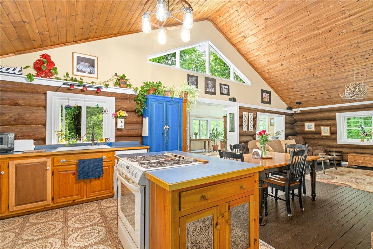 512 Tomberg Road Two Harbors, MN 55616 - Photo 11 of 48 Gallery Image 11
