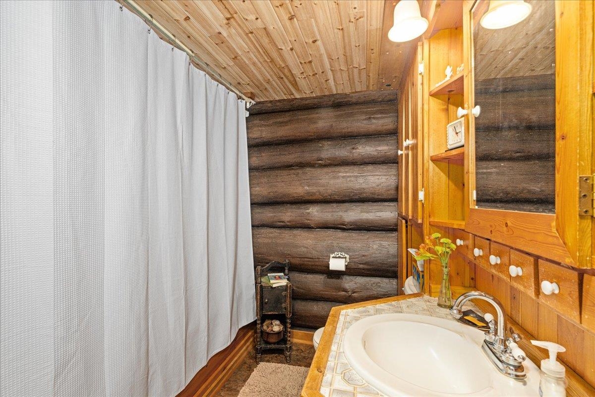 512 Tomberg Road Two Harbors, MN 55616 - Photo 22 of 48 Gallery Image 22