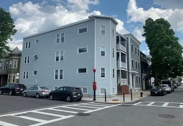 $5,200 | 24 P Street, Unit 2, Boston, MA 02127