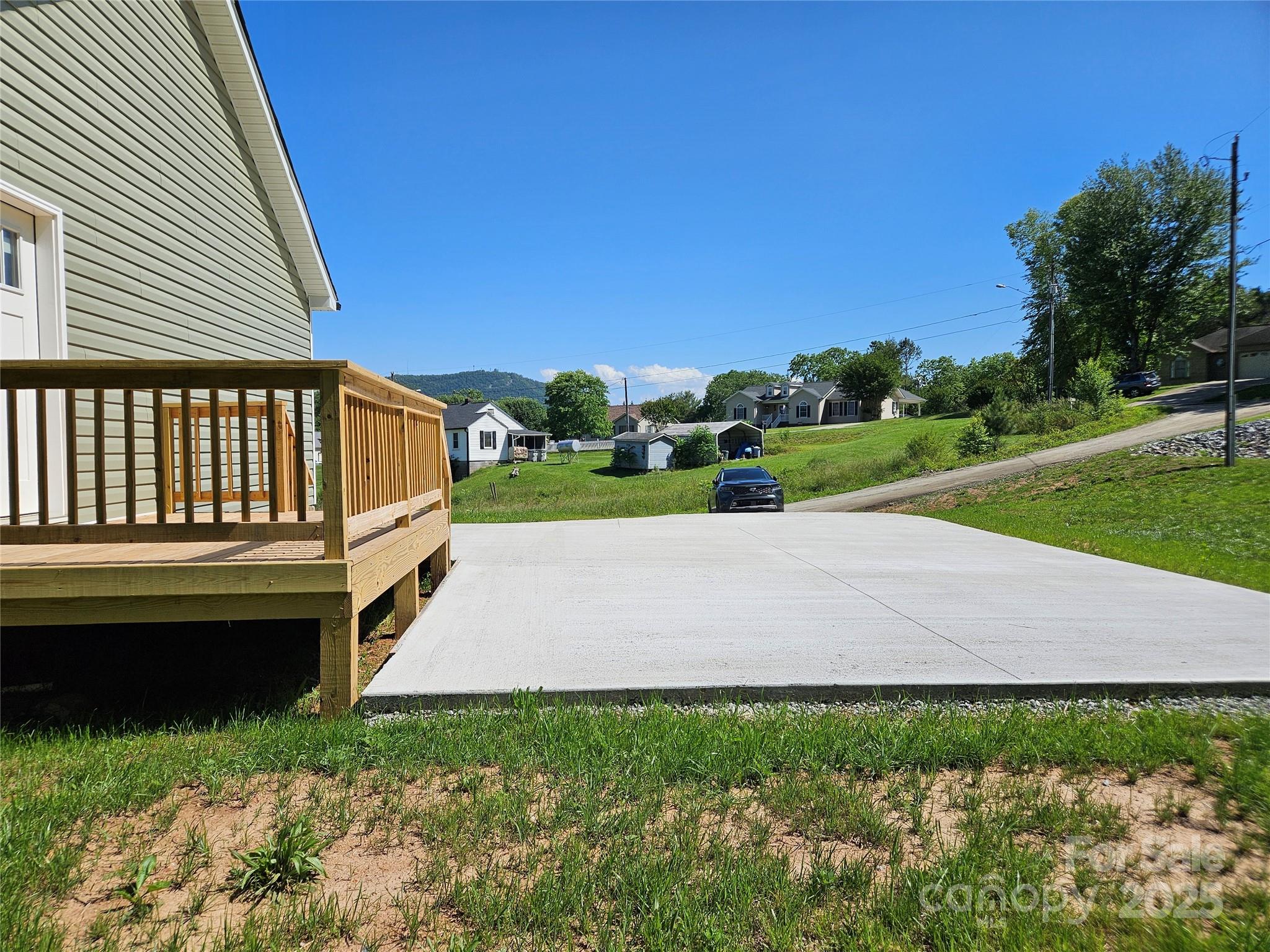 784 Severt Circle Lenoir, NC 28645 - Photo 5 of 41 a view of outdoor space and deck