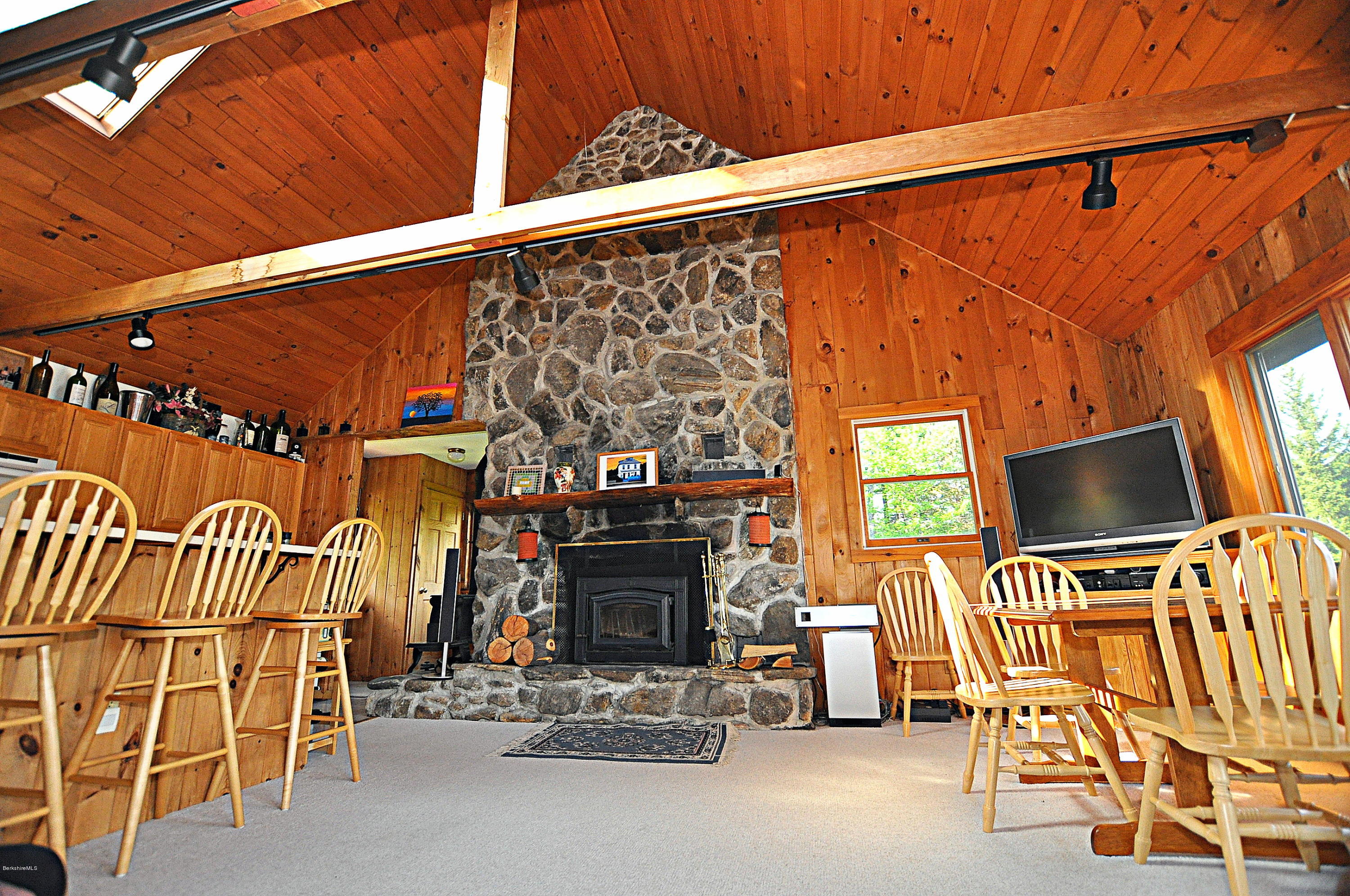 106 Kingsley Road Otis, MA 01029 - Photo 4 of 27 DSC_2865