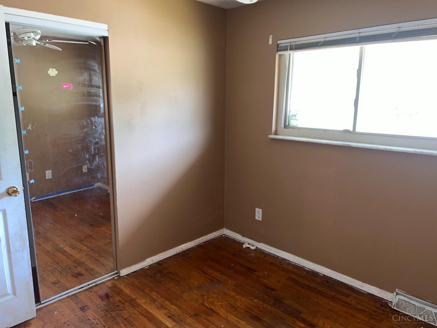 3926 Ridgecombe Drive Cincinnati, OH 45248 - Photo 7 of 16 Gallery Image 7