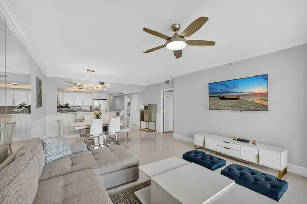 $4,950 | 2650 Lake Shore Drive, Unit 2303, Riviera Beach, FL 33404