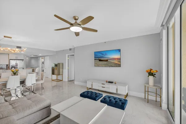 $4,950 | 2650 Lake Shore Drive, Unit 2303, Riviera Beach, FL 33404