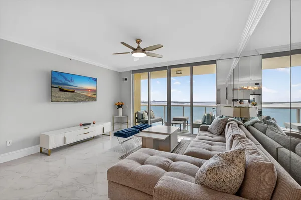 $4,950 | 2650 Lake Shore Drive, Unit 2303, Riviera Beach, FL 33404