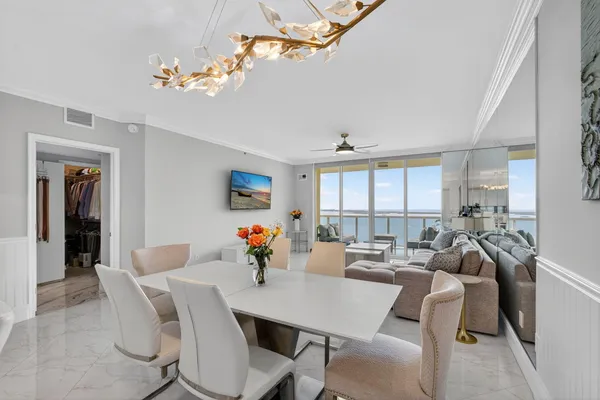 $4,950 | 2650 Lake Shore Drive, Unit 2303, Riviera Beach, FL 33404
