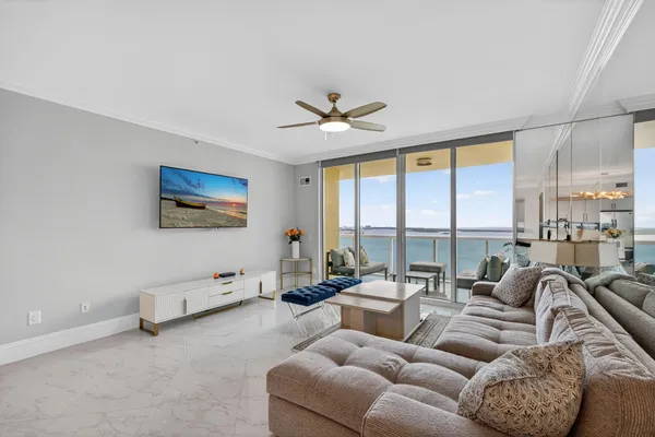 $4,950 | 2650 Lake Shore Drive, Unit 2303, Riviera Beach, FL 33404