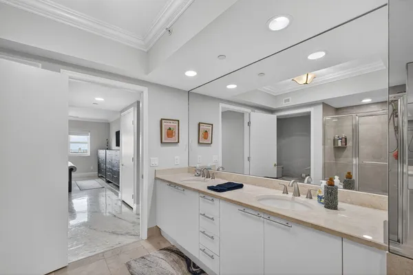 $4,950 | 2650 Lake Shore Drive, Unit 2303, Riviera Beach, FL 33404