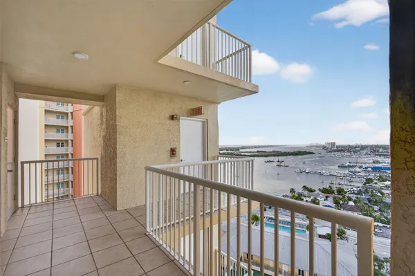 $4,950 | 2650 Lake Shore Drive, Unit 2303, Riviera Beach, FL 33404