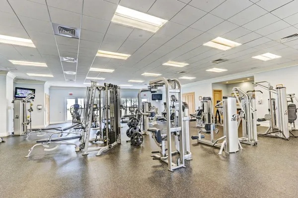 $4,950 | 2650 Lake Shore Drive, Unit 2303, Riviera Beach, FL 33404