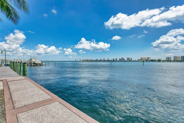 $4,950 | 2650 Lake Shore Drive, Unit 2303, Riviera Beach, FL 33404