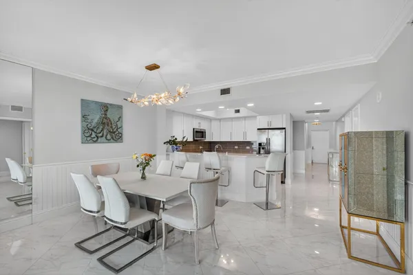 $4,950 | 2650 Lake Shore Drive, Unit 2303, Riviera Beach, FL 33404