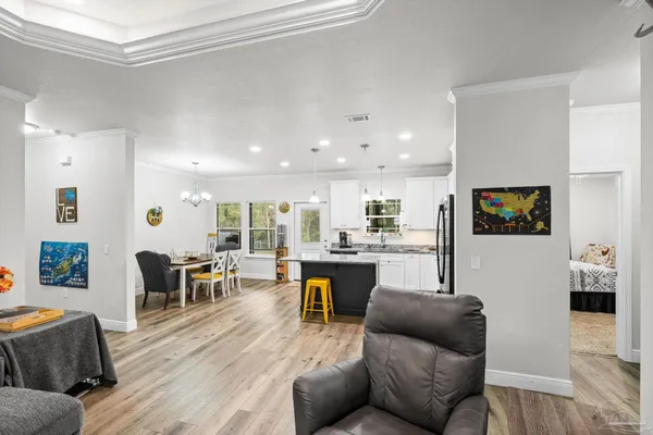 $369,000 | 922 East Edney Avenue, Crestview, FL 32539