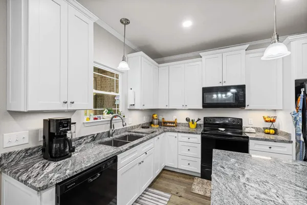 $369,000 | 922 East Edney Avenue, Crestview, FL 32539