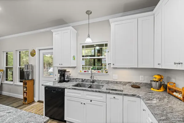 $369,000 | 922 East Edney Avenue, Crestview, FL 32539