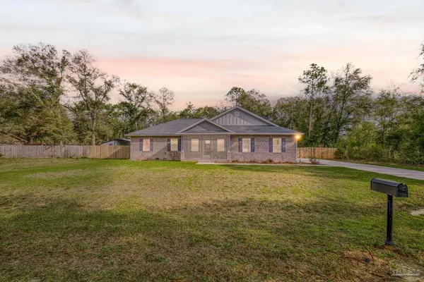 $369,000 | 922 East Edney Avenue, Crestview, FL 32539