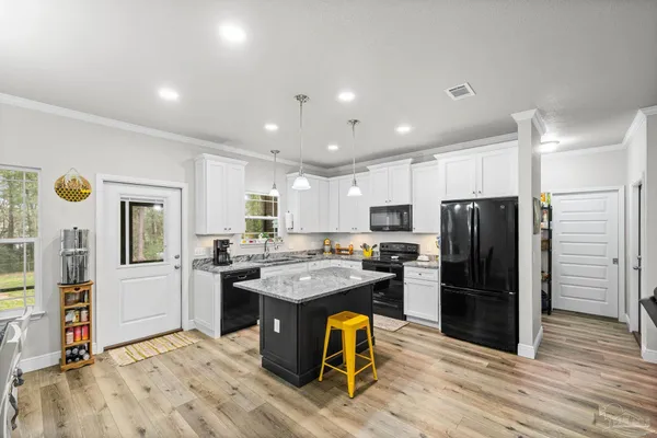 $369,000 | 922 East Edney Avenue, Crestview, FL 32539