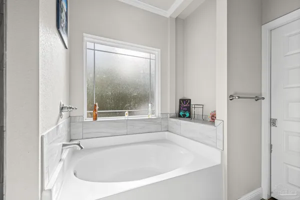 $369,000 | 922 East Edney Avenue, Crestview, FL 32539