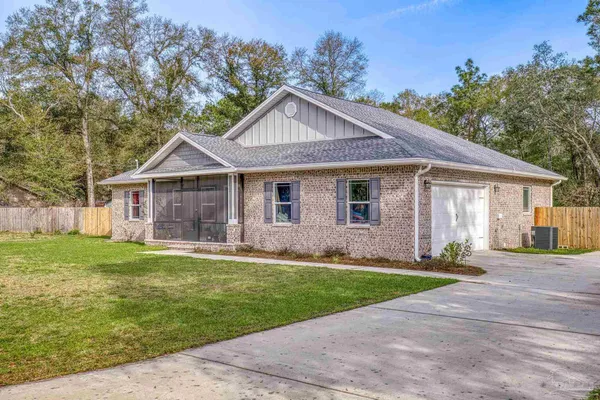 $369,000 | 922 East Edney Avenue, Crestview, FL 32539
