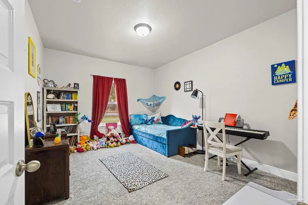 $369,000 | 922 East Edney Avenue, Crestview, FL 32539