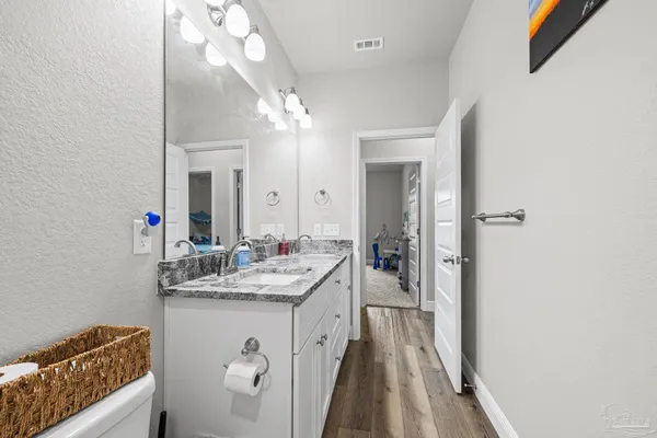 $369,000 | 922 East Edney Avenue, Crestview, FL 32539