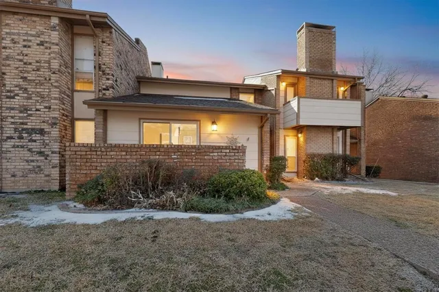 $1,700 | 2018 Warnford Place, Arlington, TX 76015