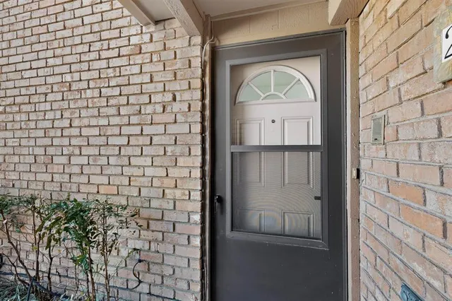 $1,700 | 2018 Warnford Place, Arlington, TX 76015
