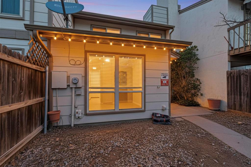 2018 Warnford Place Arlington, TX 76015 - Photo 22 of 34 a backyard of a house