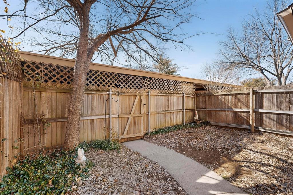 2018 Warnford Place Arlington, TX 76015 - Photo 23 of 34 a view of a backyard
