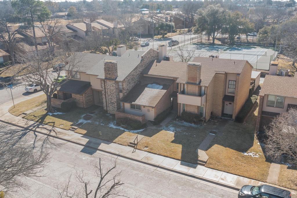 2018 Warnford Place Arlington, TX 76015 - Photo 27 of 34 a view of a house with backyard and sitting area