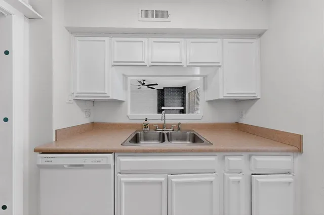 $1,700 | 2018 Warnford Place, Arlington, TX 76015