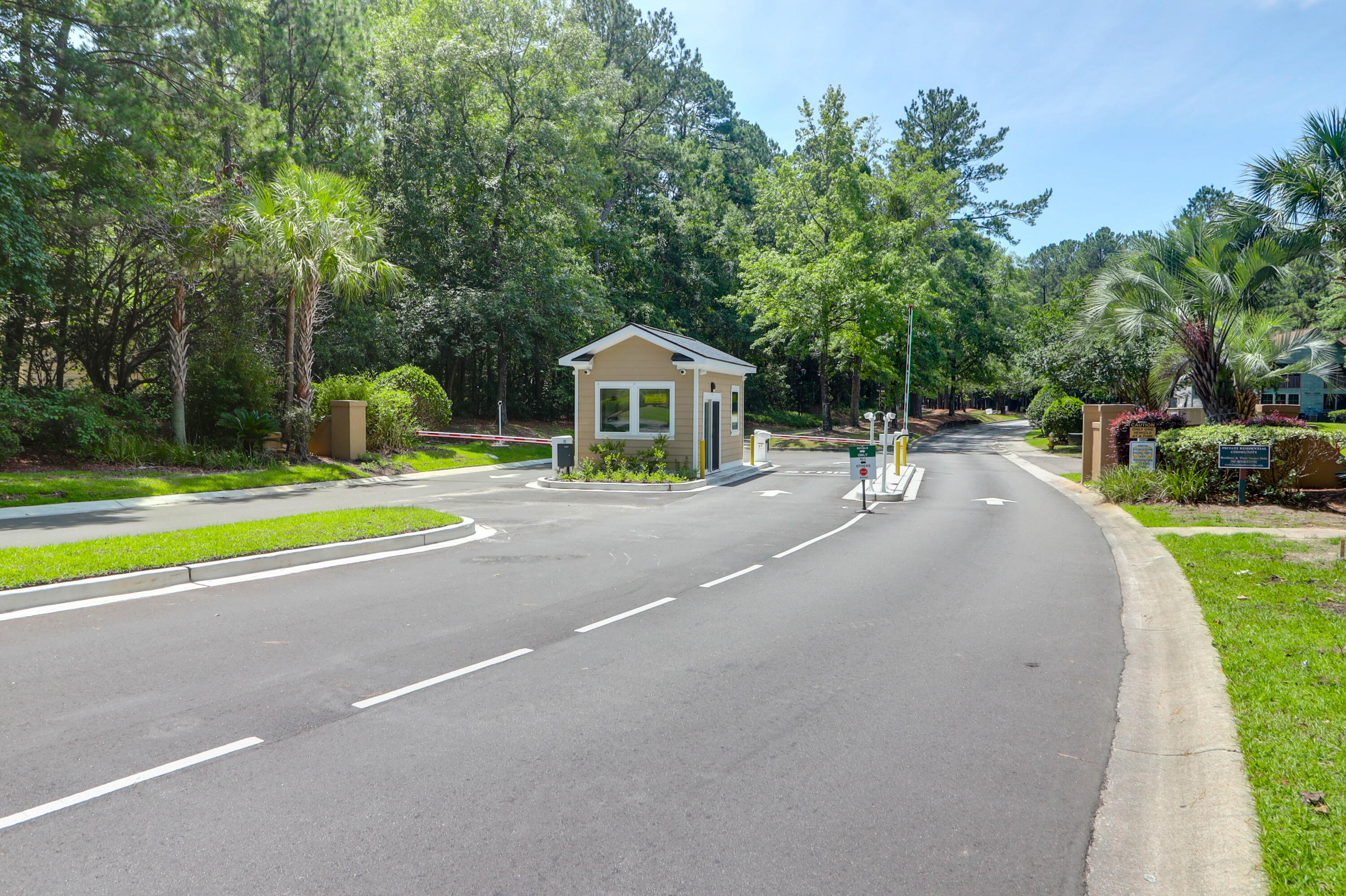 4752 Trailside Court, Unit B North Charleston, SC 29418 - Photo 34 of 38 Entrance