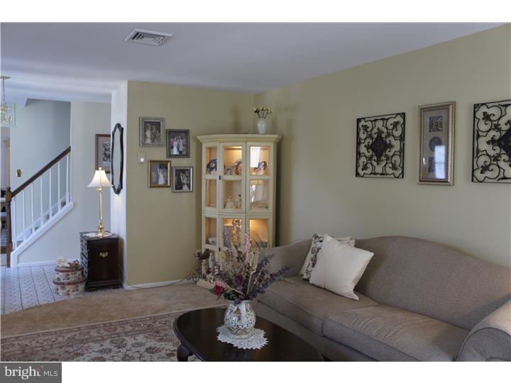 51 Old State Road Springfield, PA 19064 - Photo 8 of 21 Living Room