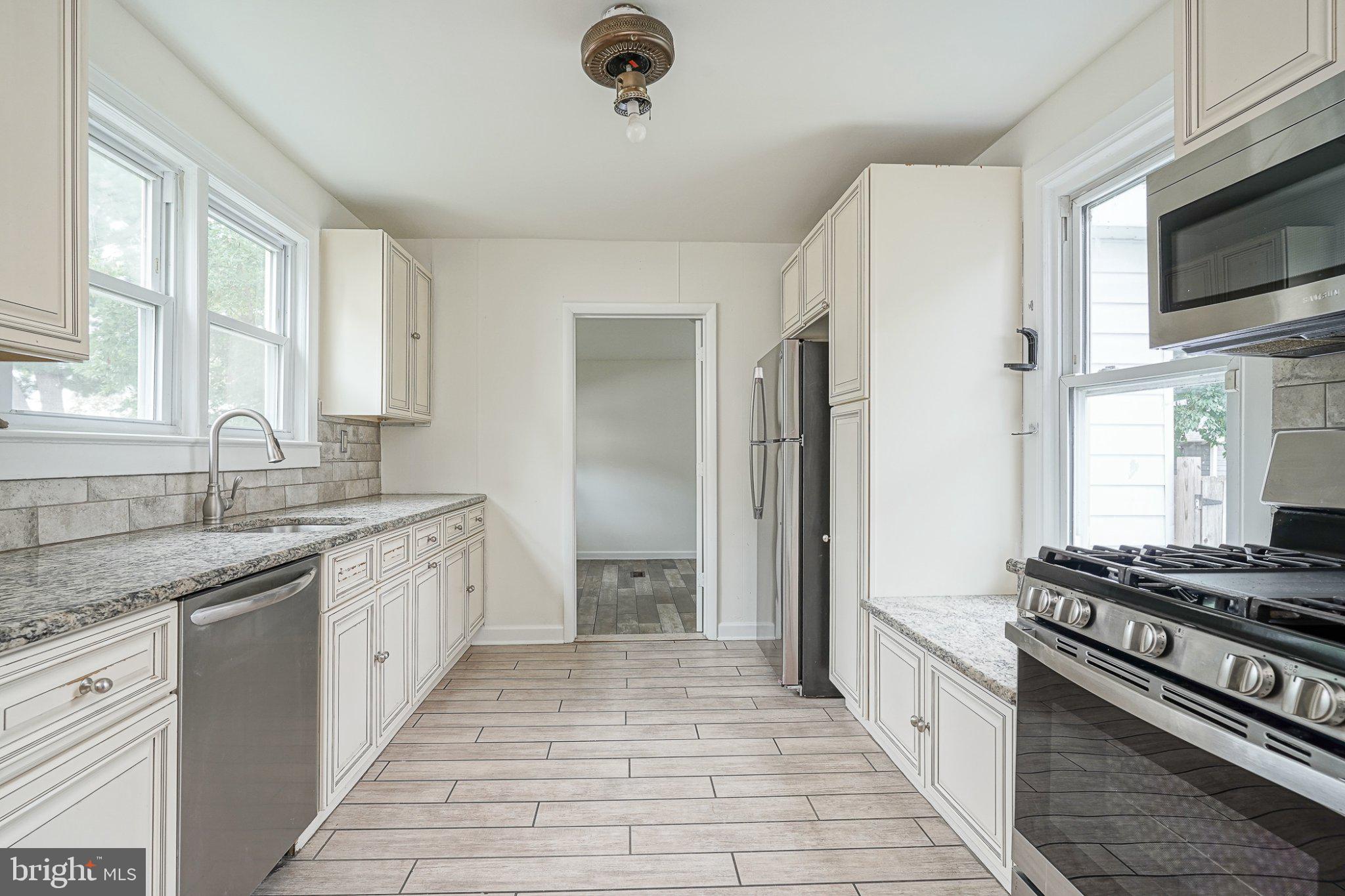 448 Delaware Avenue Palmyra, NJ 08065 - Photo 11 of 34 Gallery Image 11
