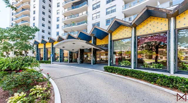 $425,000 | 1020 Grand Concourse, Unit 12V | Concourse Village