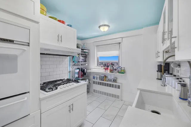 $425,000 | 1020 Grand Concourse, Unit 12V | Concourse Village