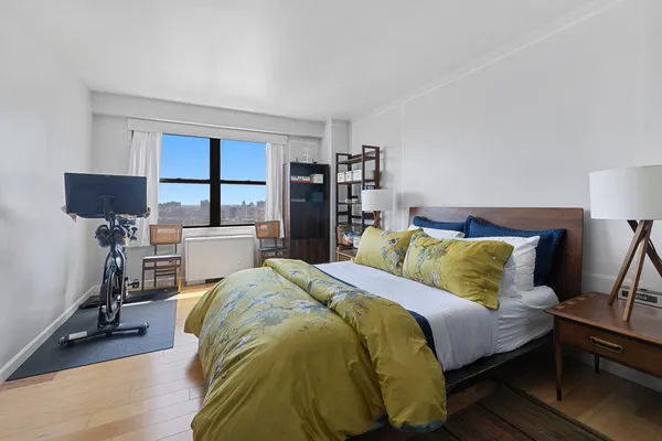 $415,000 | 1020 Grand Concourse, Unit 12V | Concourse Village