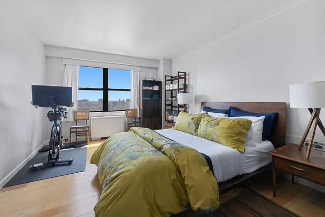 $425,000 | 1020 Grand Concourse, Unit 12V | Concourse Village