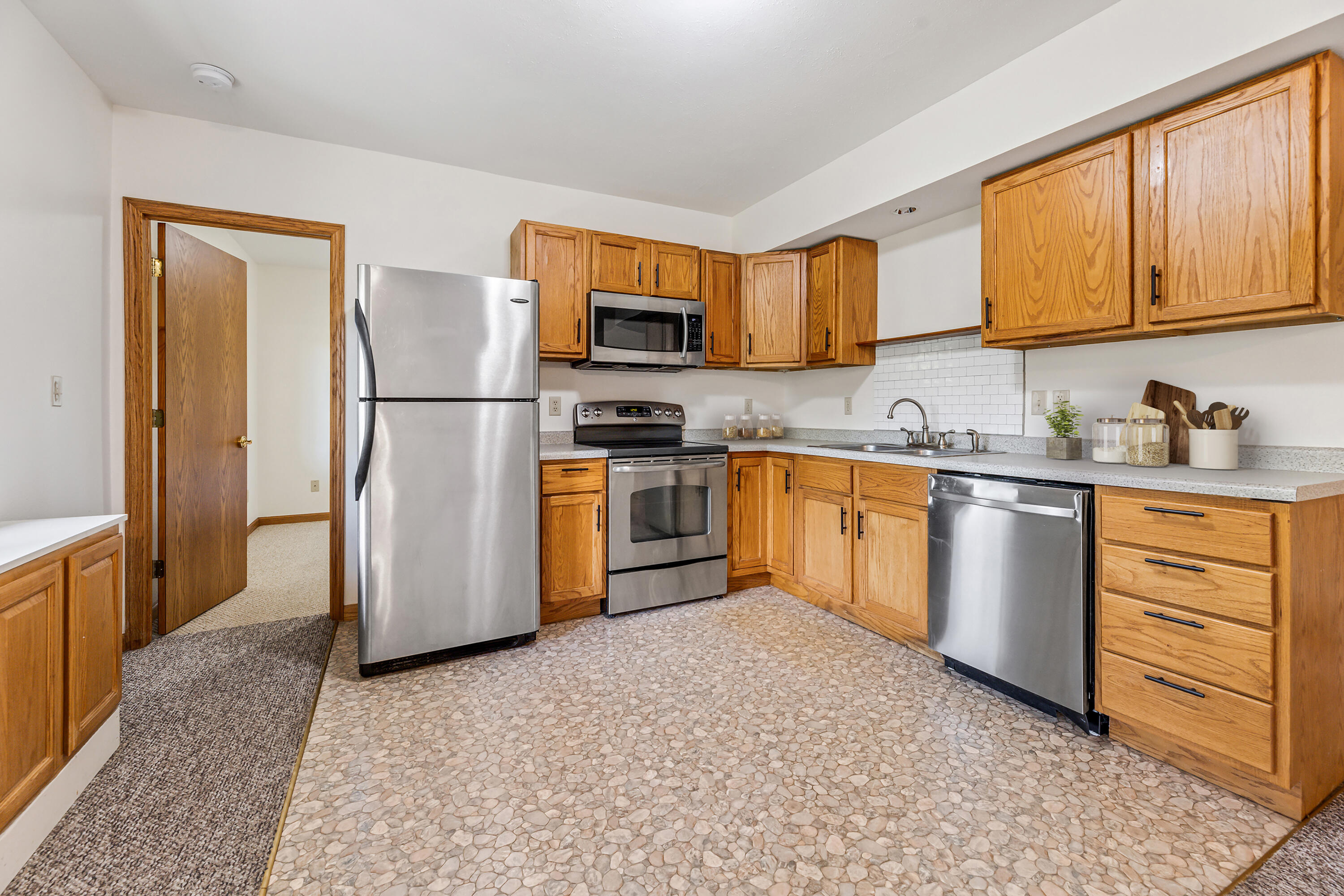 271 East Garvin Heights Road Winona, MN 55987 - Photo 45 of 54 44 kitchen