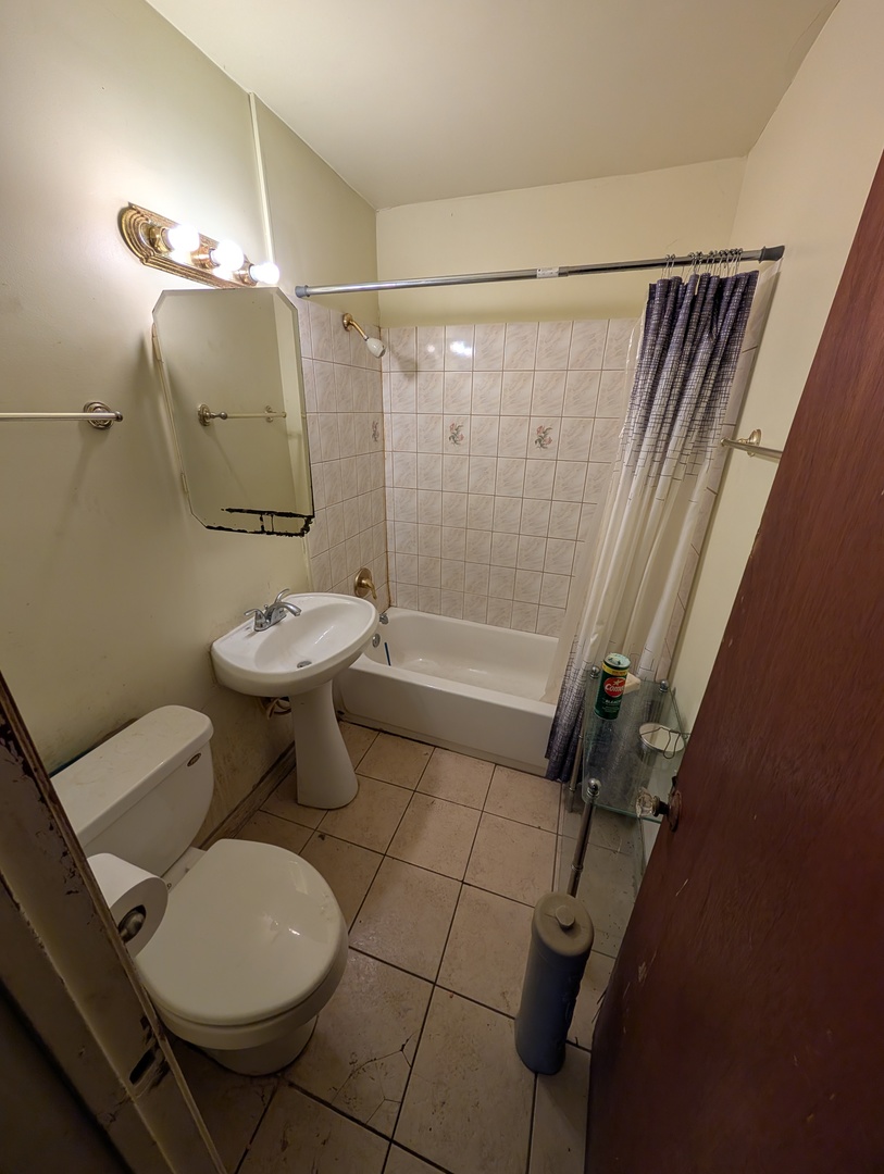 9960 South Van Vlissingen Road Chicago, IL 60617 - Photo 13 of 16