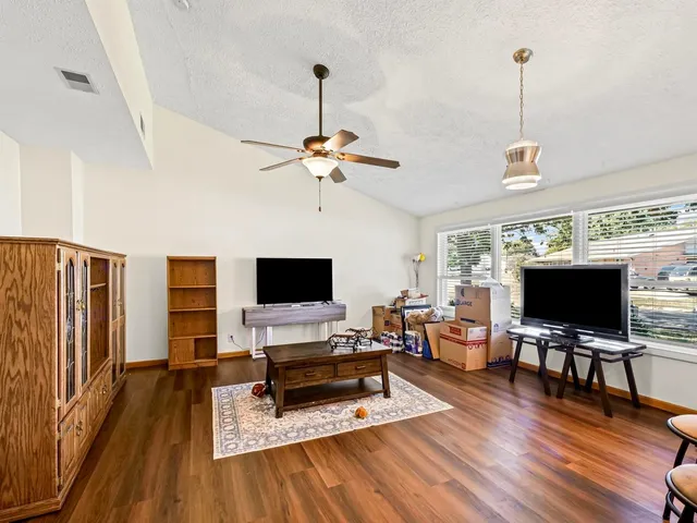 $250,000 | 1622-1624 Golfview Circle, Unit 1, Rantoul, IL 61866